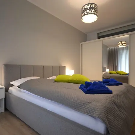 Grand De Luxe Solna 아파트 코워브제크