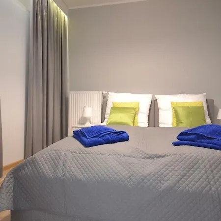 아파트 Grand De Luxe Solna 코워브제크