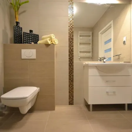 Grand De Luxe Solna
