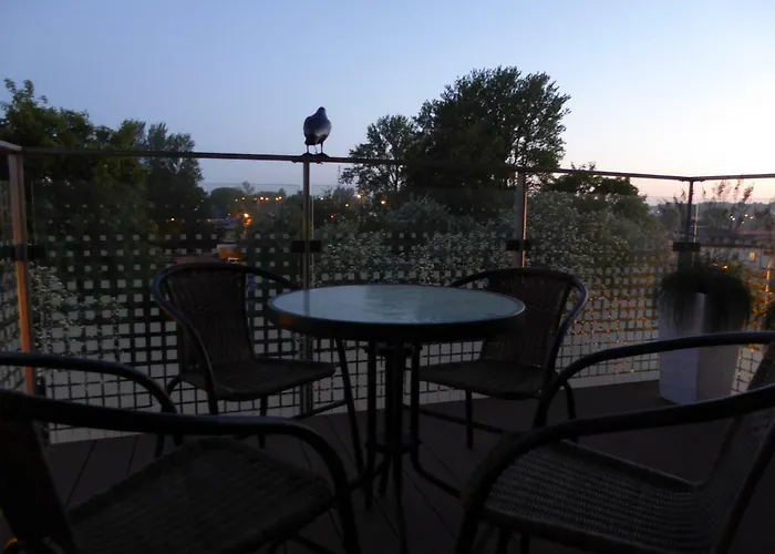 Grand De Luxe Solna *